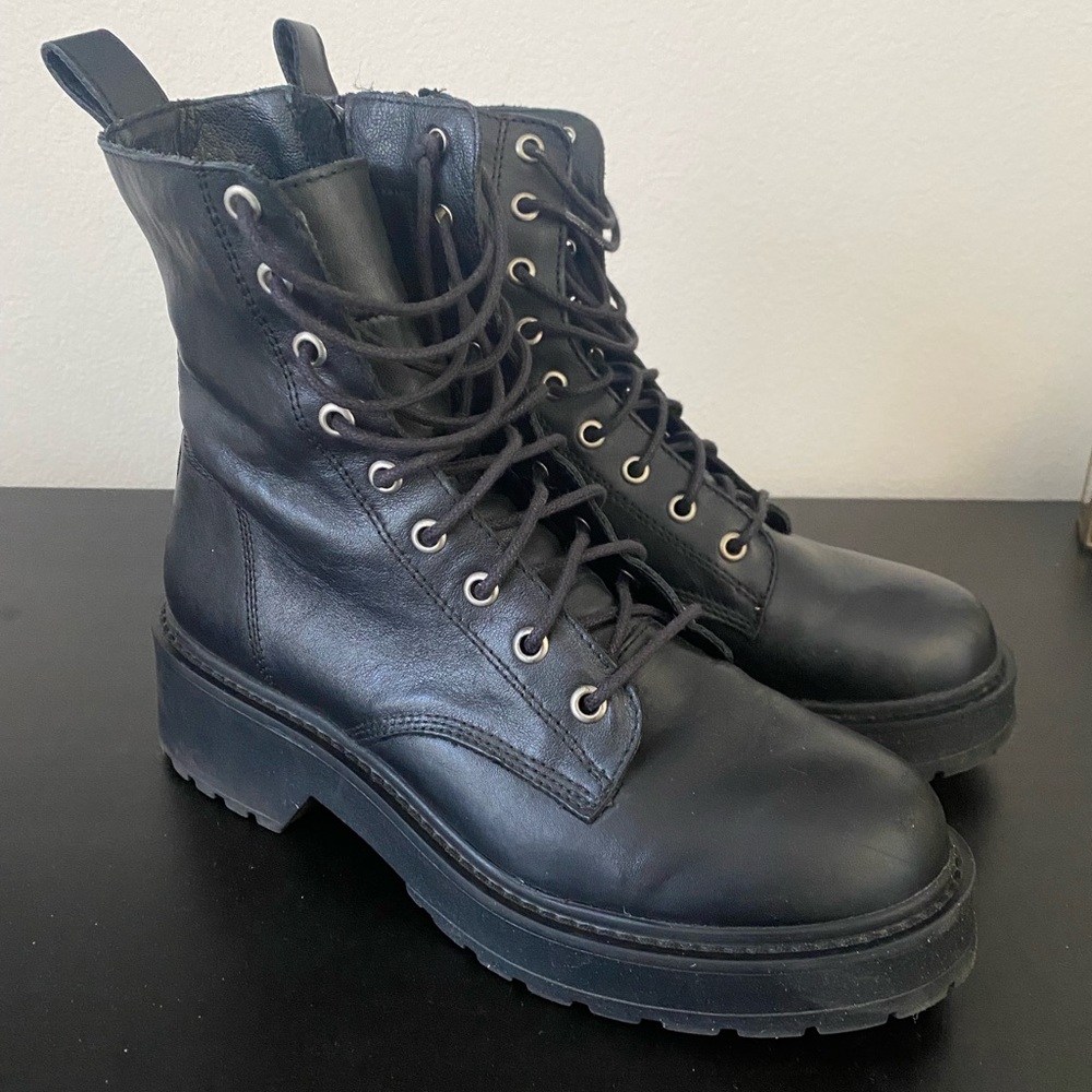 Steve Madden Tornado boots in Black